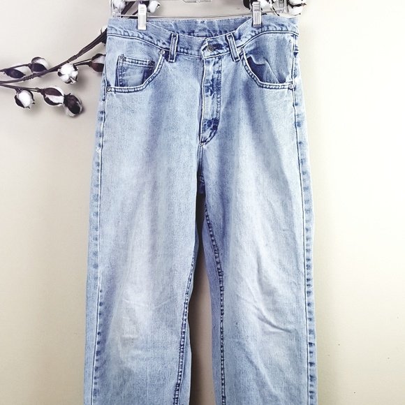 LEE Riveted Vintage High-Rise Light Wash Mom Jeans - Picture 6 of 8